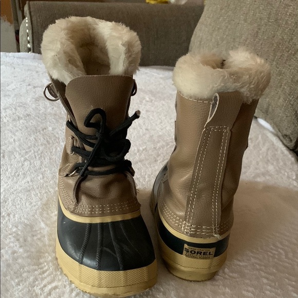 Gently Loved Sorel Brown and Black Snow Boots - Picture 8 of 9